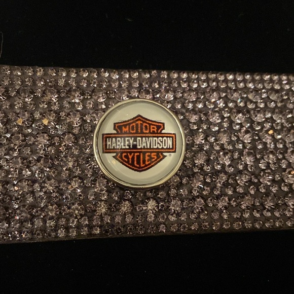 - HD Snap Bracelet Gray Taupe Bling Bracelet - Picture 3 of 6